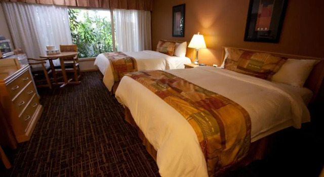 Четырёхместный номер Standard Westlock Inn & Conference Centre