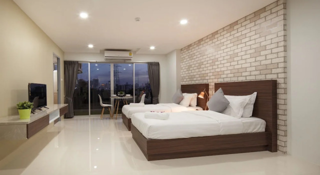 Трёхместный номер Executive с балконом Q Space Residence