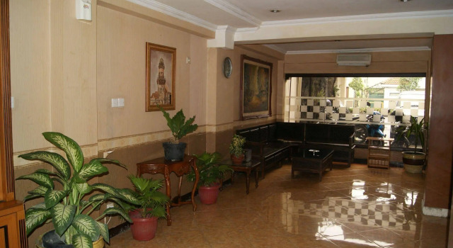 OYO Life 90380 Andalus Hotel Syariah, Book Hotel Hotels in Surabaya with Parking, Parking