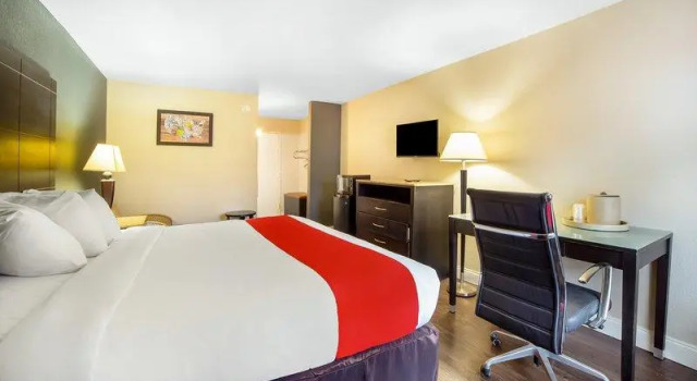 Кровать в общем номере Wingate by Wyndham Columbia/Fort Jackson