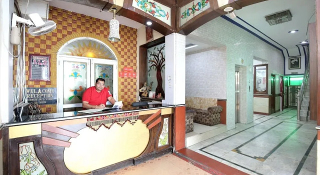 OYO 17430 Gulshah Hotel, Varaa Hotelli Hotellit Punjab pysäköinnillä, Pysäköinti