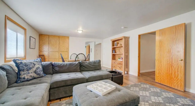 3 bedroom remodeled apt, 4 blocks from downtown