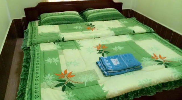 Sara Guesthouse, Buchen Sie Hotel Lak 52 