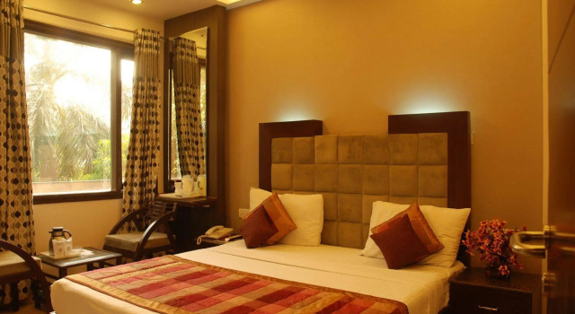 Hotel Yug Villa, Забронировать Отель Отели Нью-Дели с завтраком, Завтраки