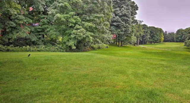 Апартаменты с 3 комнатами с балконом Vernon Condo w/ Deck, Near Appalachian Trail!