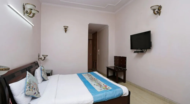 OYO 5401 Hotel Mid Town
