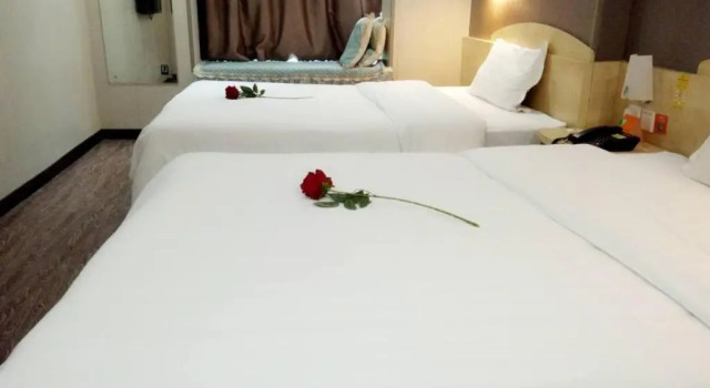 Двухместный номер Standard 7Days Inn Huquan Street Yangjiawan Subway Station
