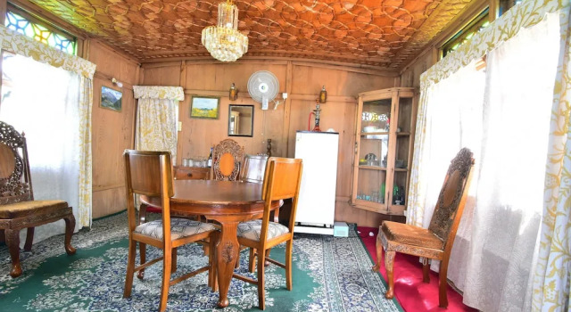 Люкс с видом на горы Houseboat Zaindari Palace