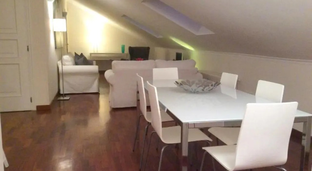 Huoneisto Apartment La Mansarda