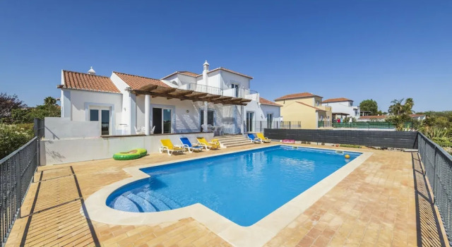 Villa Nina With 4 Bedrooms and 4 Bathrooms