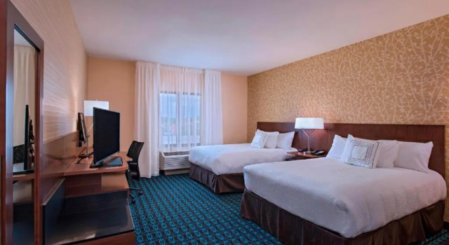 Четырёхместный номер Standard Fairfield Inn & Suites by Marriott La Crosse Downtown