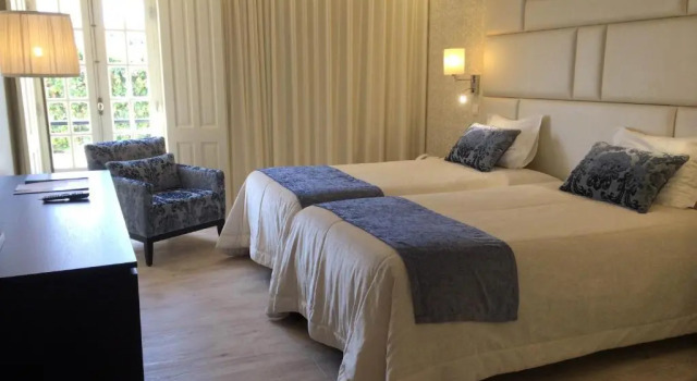 Двухместный номер Standard Josefa D`Obidos Hotel