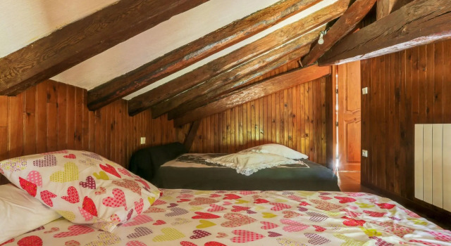 Holiday Home in Laluque with Terrace, Garden And Barbecue, Rezervați Casă de vacanță Laluque Aquitaine