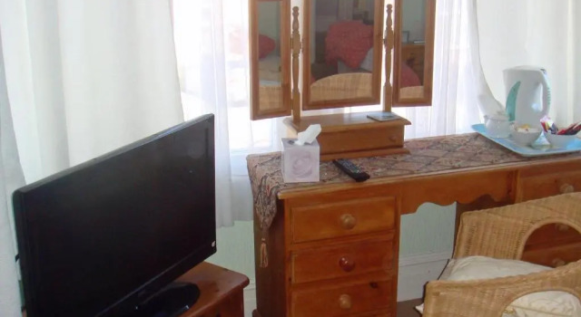 Четырёхместный номер Standard Harlequin Guest House with parking
