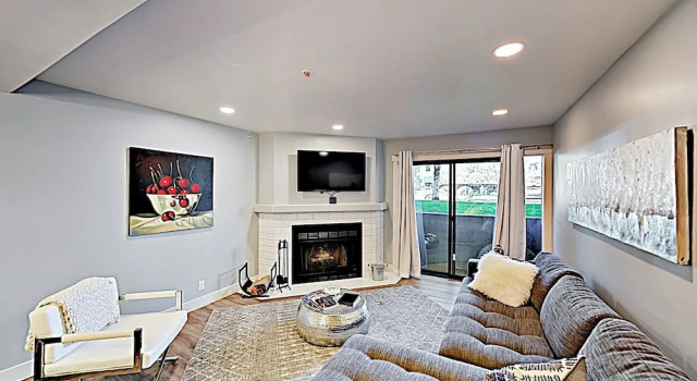 New Listing! Luxe Remodeled Getaway 2 Bedroom Condo, Забронировать Отель Отели Парк-Сити 3 звезды, рядом с Park City Parking, 3*