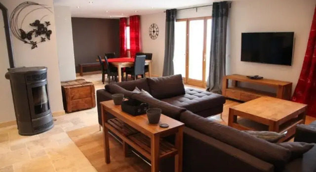Chalet le Rocher, Забронировать Шале Виллы Овернь-Рона-Альпы, Вилла
