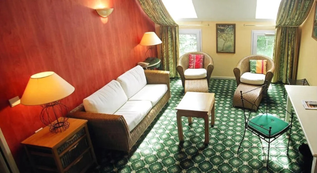 Villa Des Impressionnistes, Book Villa  