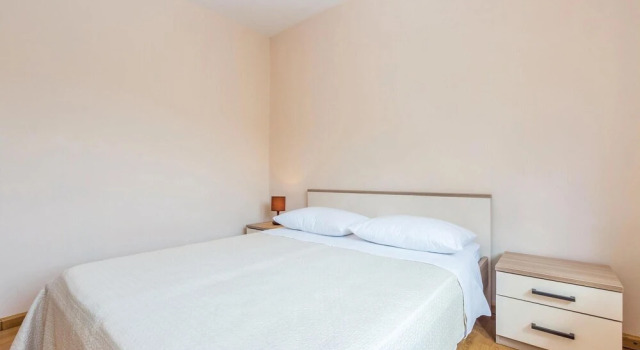 Beautiful Home in Supetarska Draga With Wifi and 3 Bedrooms, Varaa Hotelli Hotellit Kvarner Islands uima-altaalla, Uima-allas