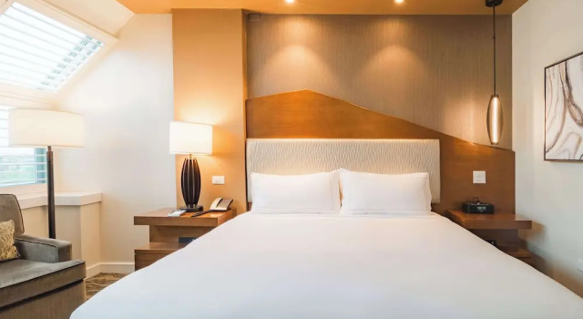 Двухместный номер Deluxe The Inverness Denver, a Hilton Golf & Spa Resort