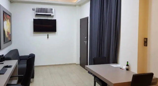 Minimal Studio in Paleo Faliro