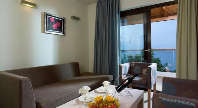 Полулюкс с видом на море INNSiDE by Meliá Crete Elounda