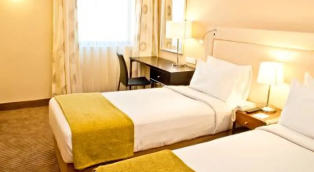 Stayeasy Pietermaritzburg, Забронировать Отель Питермарицбург Midlands, рядом с Parklane Shopping Centre