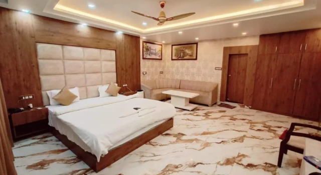Люкс Deluxe V Square Airport Hotel