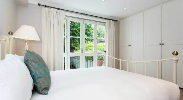 Relaxing Escape by the Kings Road