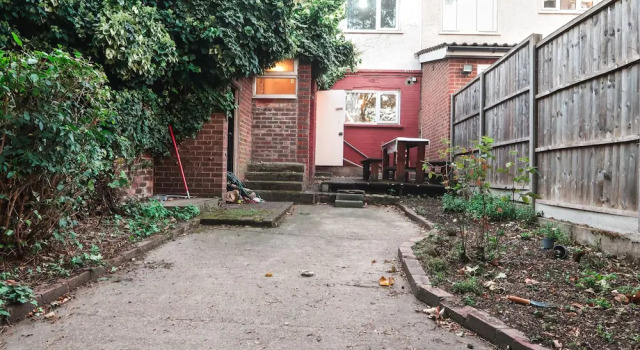 Bazely Street - Deluxe Double Room