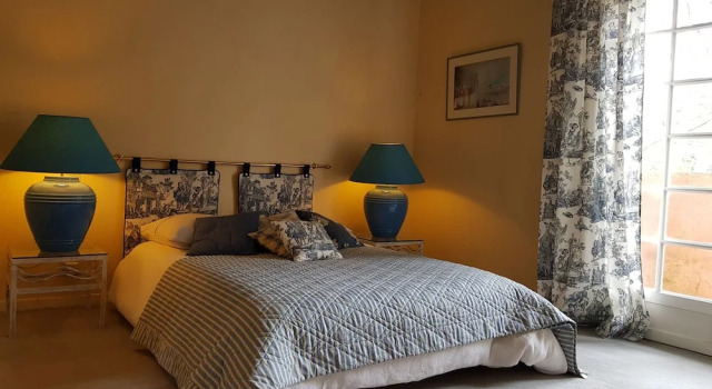 Characteristic Villa With Private Swimming Pool Close to the Center of Nimes, Rezerwuj Willa Nimes Gard