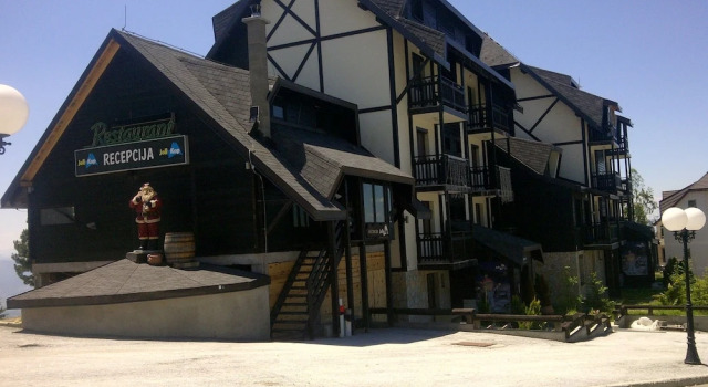 JollyKop, Buchen Sie Aparthotel Aparthotels in Zentralserbien, Aparthotel