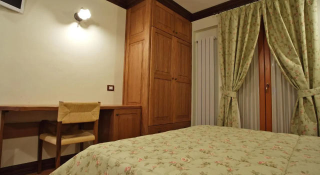 B&B IL PINO, Забронировать Отель «постель и завтрак» Пескокостанцо Abruzzo Ski, рядом с Кресельный подъёмник Валлефура (нижняя станция)