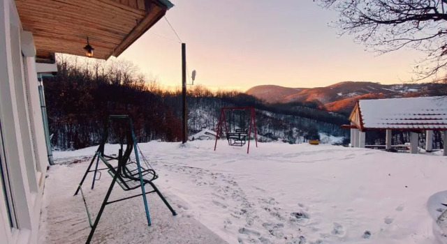 Villat Bardhoshi, Prenota Hotel Kosovska Mitrovica 