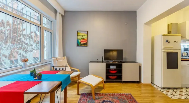 Vibrant Flat in Cihangir With Central Location, Varaa Huoneisto Hotellit Marmara-alue pysäköinnillä, Pysäköinti