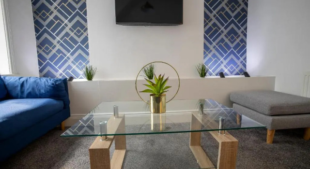 Коттедж Abingdon House 4 Bedrooms Workstays UK