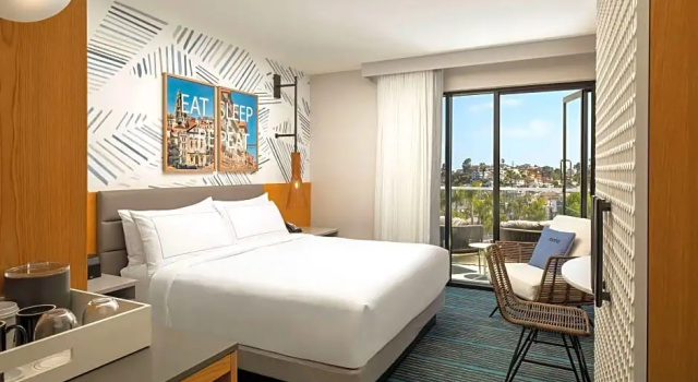 Двухместный номер с балконом и с видом на внутренний двор The Monsaraz San Diego, Tapestry Collection By Hilton