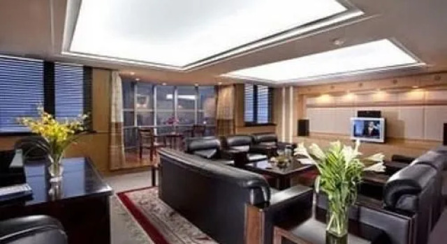 Shuang Yong, Varaa Hotelli Shanghai Shanghai