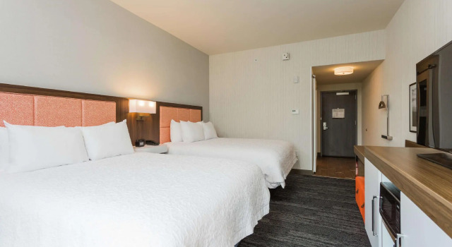 Четырёхместный номер Standard Hampton Inn Cumberland