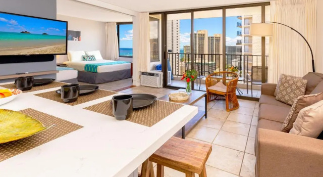 29th Floor Condo with Ocean Views, WiFi, Parking, AC - Short Walk to Beach!, Rezerwuj Hotel Waikiki Honolulu