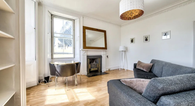 Johnston Terrace Apartment, Забронировать Апартаменты/квартира Эдинбург Midlothian, рядом с Национальный музей Шотландии