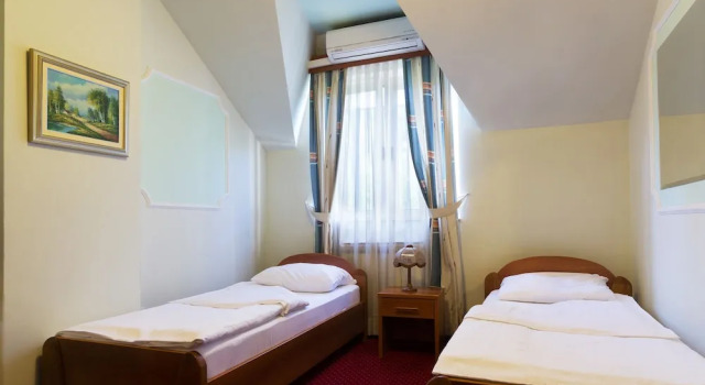 Трёхместный номер Standard Hotel Sunce Sarajevo Vogosca