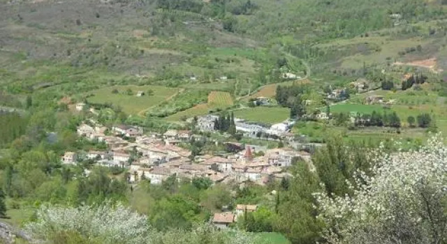 Le Clos Des Colverts, Book Lejlighed Hoteller i Corbières med parkering, Parkering