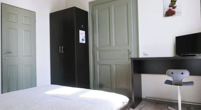 Choco Home & Hostel, Забронировать Хостел Недорогие отели Клуж-Напока, рядом с The Art Museum of Cluj-Napoca, недорого