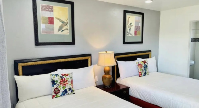 Siesta Inn Sarasota - Indian Beach, Забронировать Отель Сарасота Sarasota Area, рядом с Художественный музей Джона и Мейбл Ринглинг
