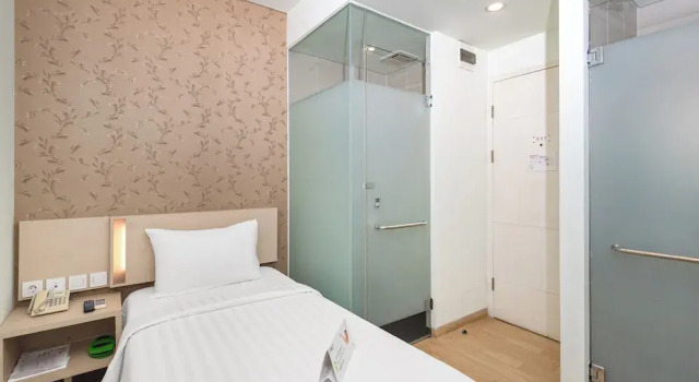 Camera Standard Whiz Prime Hotel Sudirman Cilacap