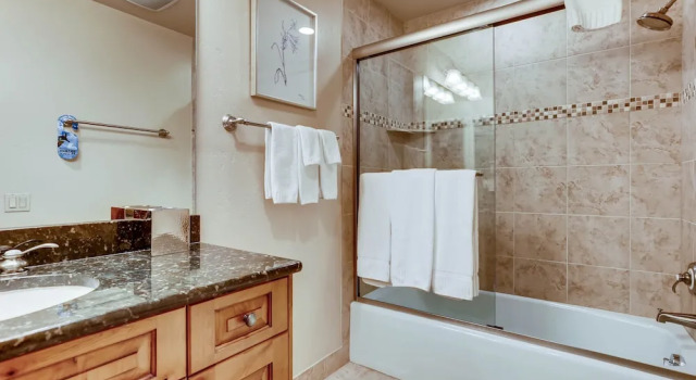 Номер Standard Centennial 2 Bedroom Condo Unit no. 16