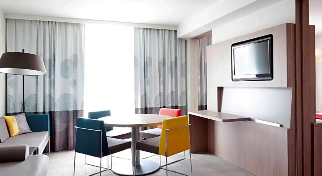 Люкс Novotel Narbonne Sud