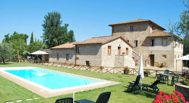 Rustic Style Flat With Swimming Pool