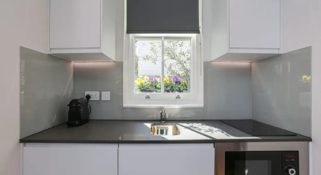 Студия Standard Inverness Terrace Serviced Apartments by Concept Apartments