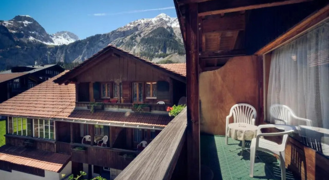 Трёхместный номер Standard Hotel Alpina